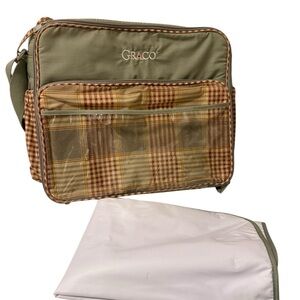 GRACO Katherine Diaper Bag
Separate Changing Station Zippered Parent-Pocket